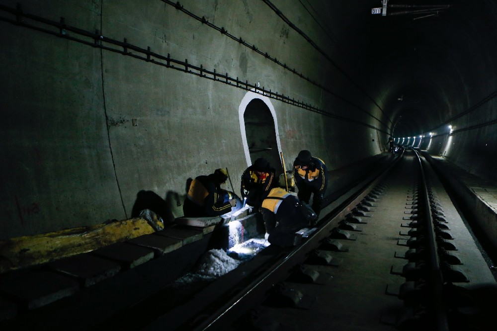 福鼎铁路运营隧道病害现状